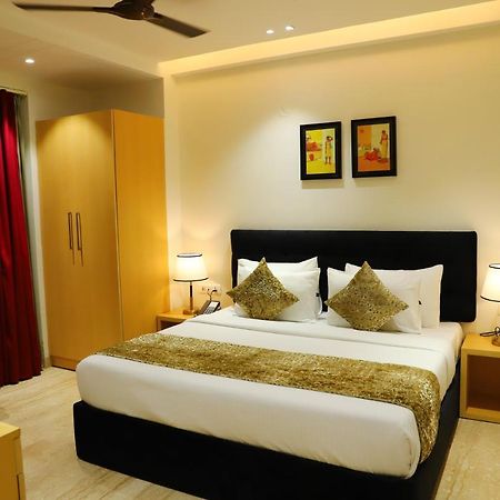 Hotel Malbork Inn Rajouri Garden Delhi - Couple Friendly Local Ids Accepted Ню Делхи Екстериор снимка